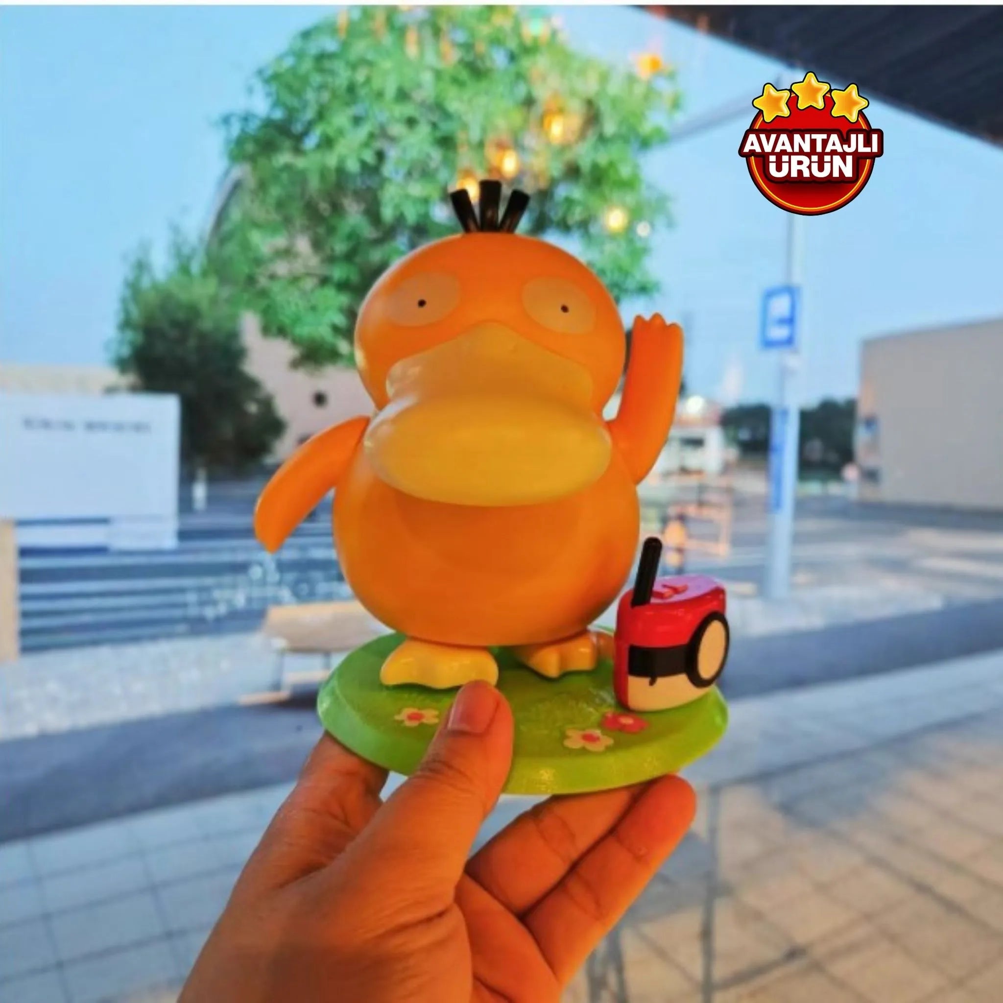 Dans Eden Psyduck Figürü – Koleksiyonluk Oyuncak