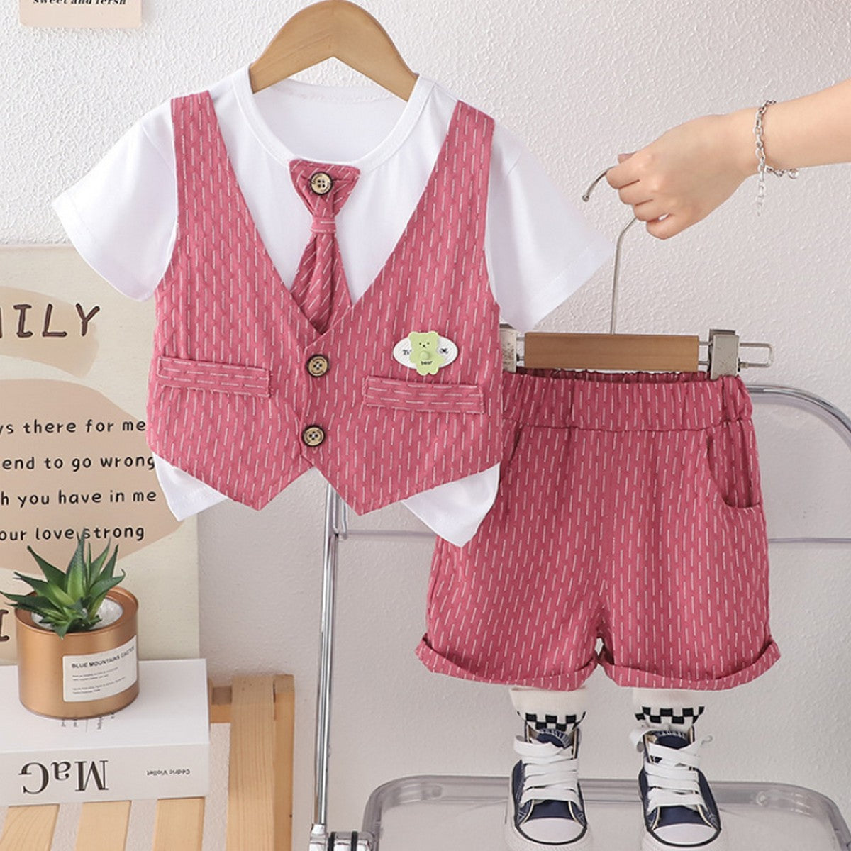 1-5 Yaş Kravatlı Yelekli Pembe Şort Takımı