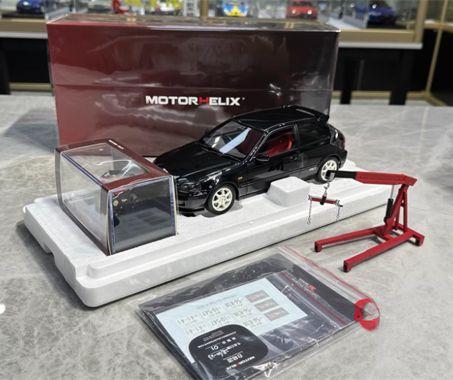 Siyah Renk Typer Honda Civic 1/18 Ölçek ve Motor