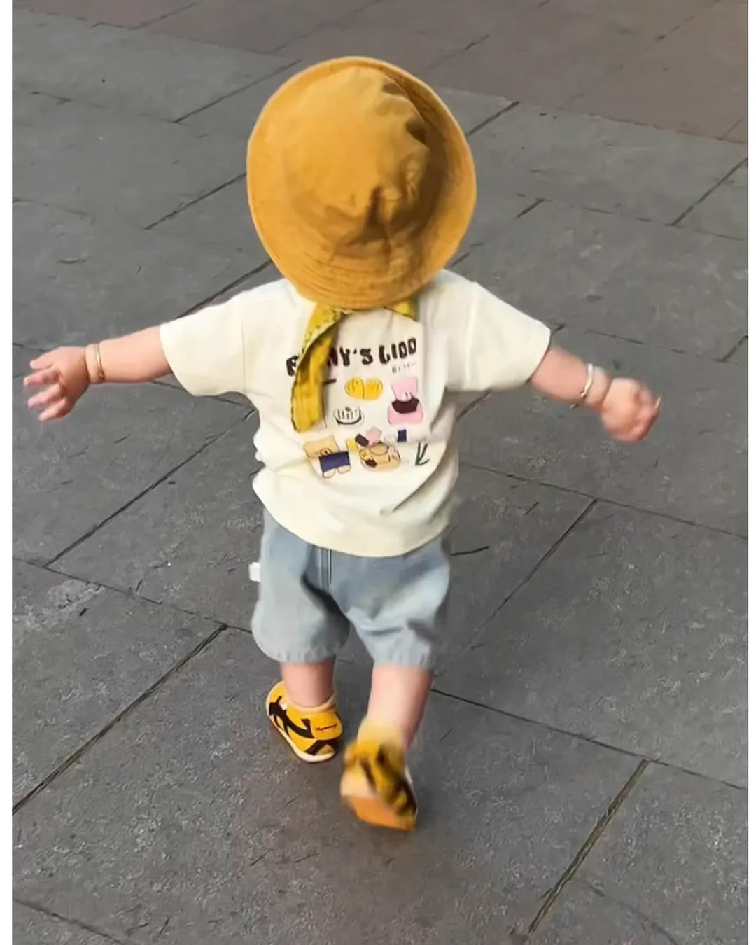 Sarılı Şapkalı Şortlu Yazlık Kombin – 1-3 Yaş