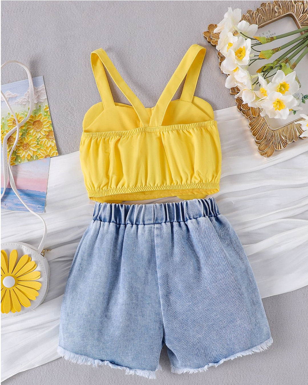 Sarı Fiyonklu Üst & Nakışlı Kot Şort Kız Takımı – 1-7 Yaş