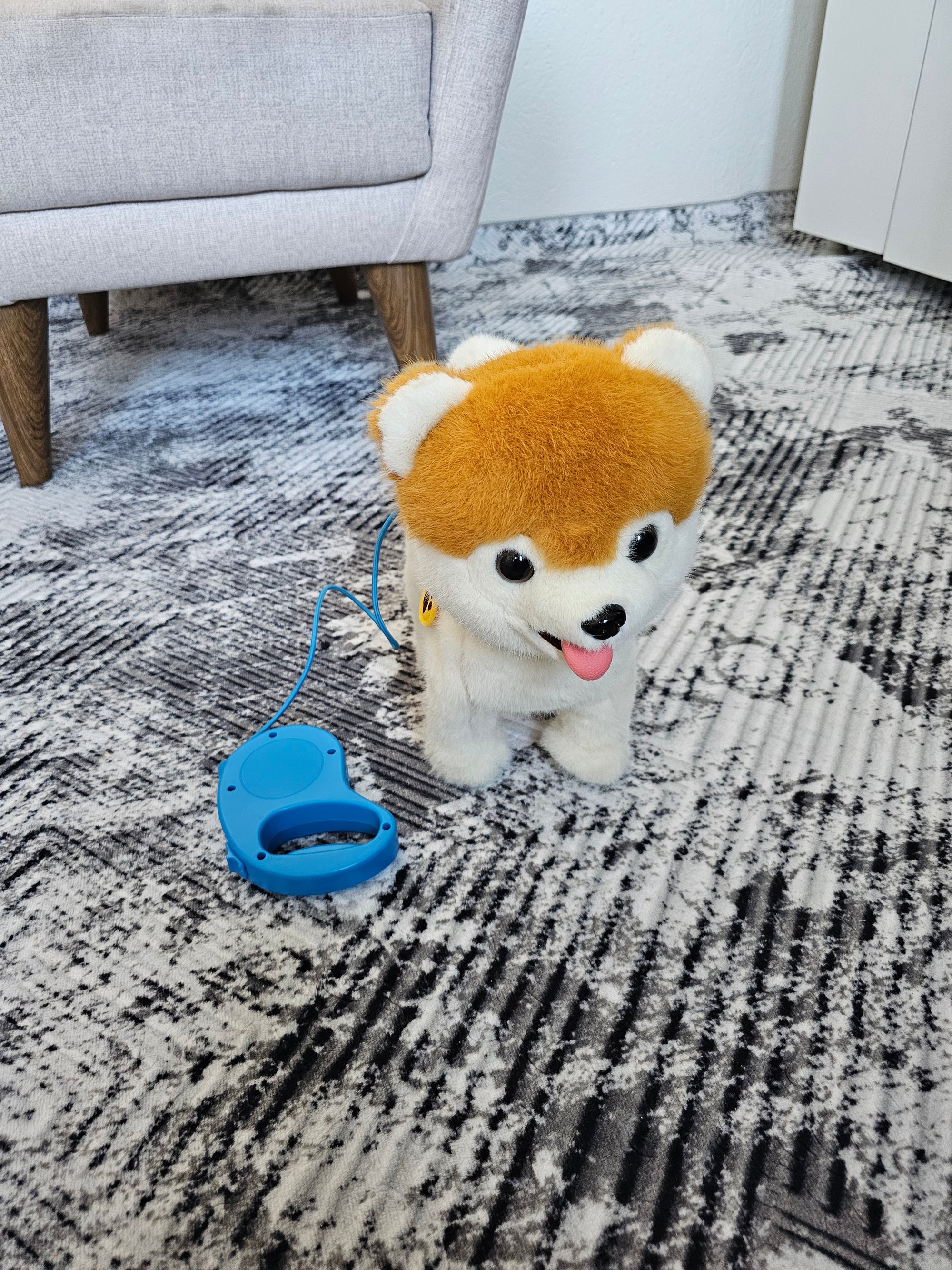 Müzikli Yürüyen Havlaya Kuyruk Ve Başını Sallayan Ses Kaydını Tekrarlayan Peluş Köpek