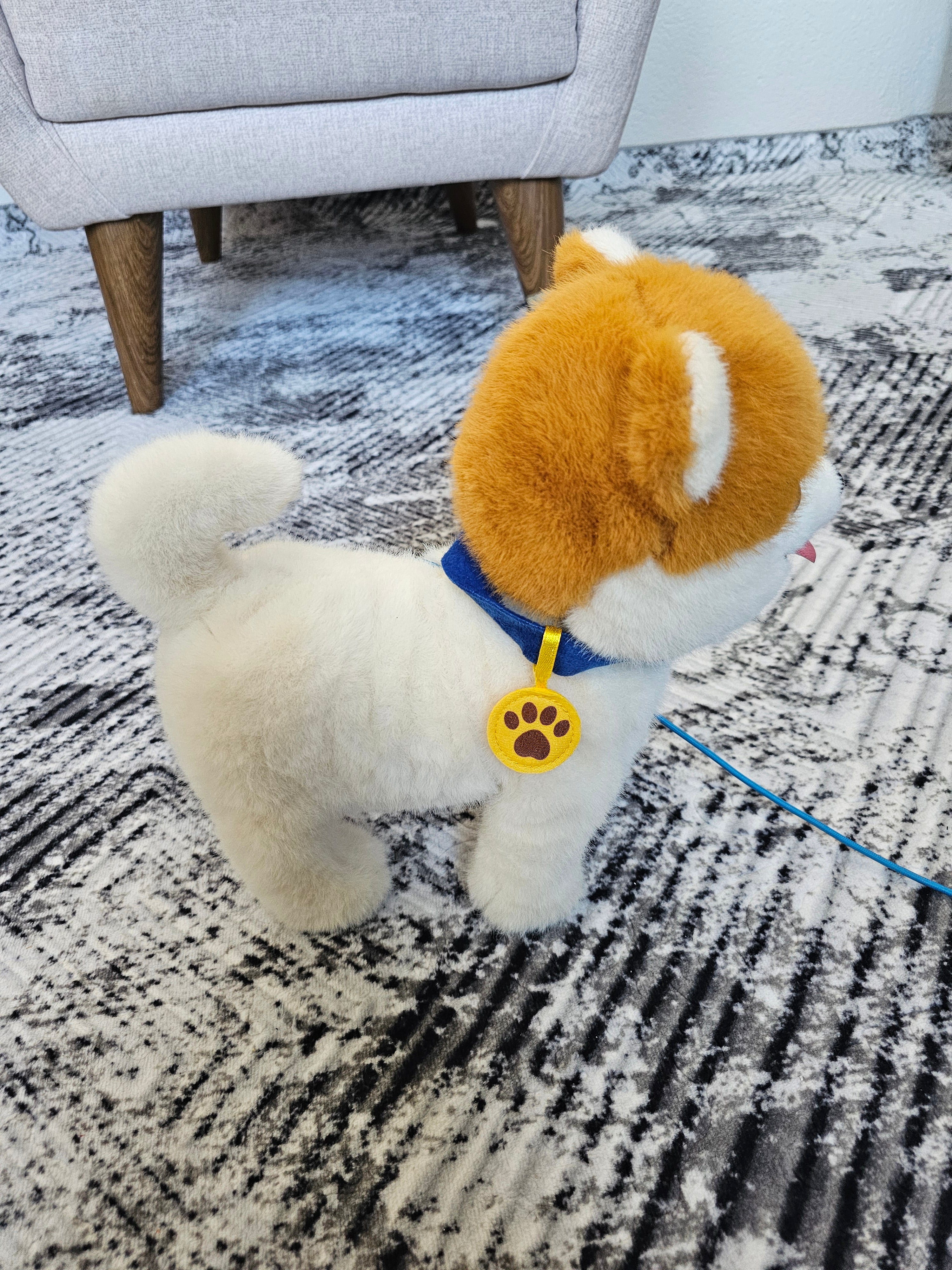 Müzikli Yürüyen Havlaya Kuyruk Ve Başını Sallayan Ses Kaydını Tekrarlayan Peluş Köpek