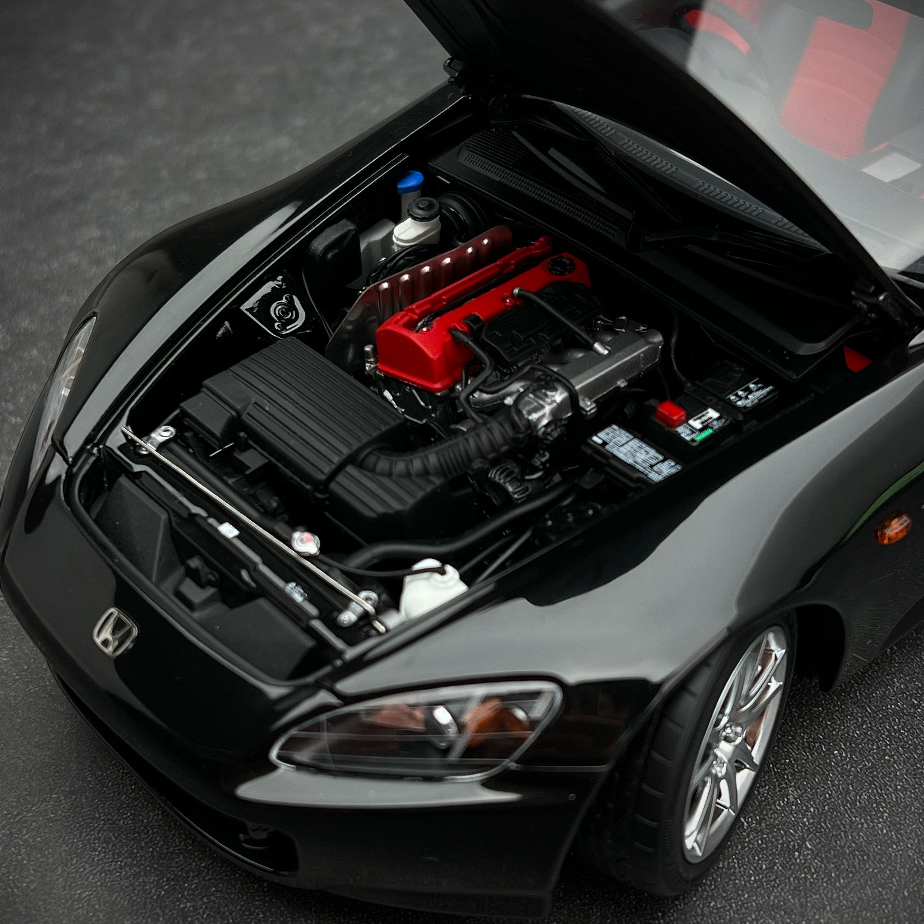Siyah Renk Honda S2000 ve Motor Blok. 1/18 Model Araç