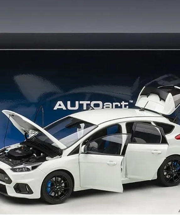 Ford Focus 1/18 Ölçekli Model Araç Beyaz Renk
