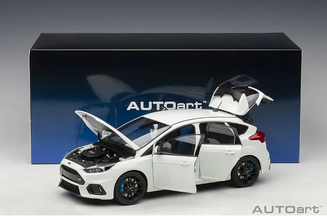 Ford Focus 1/18 Ölçekli Model Araç Beyaz Renk