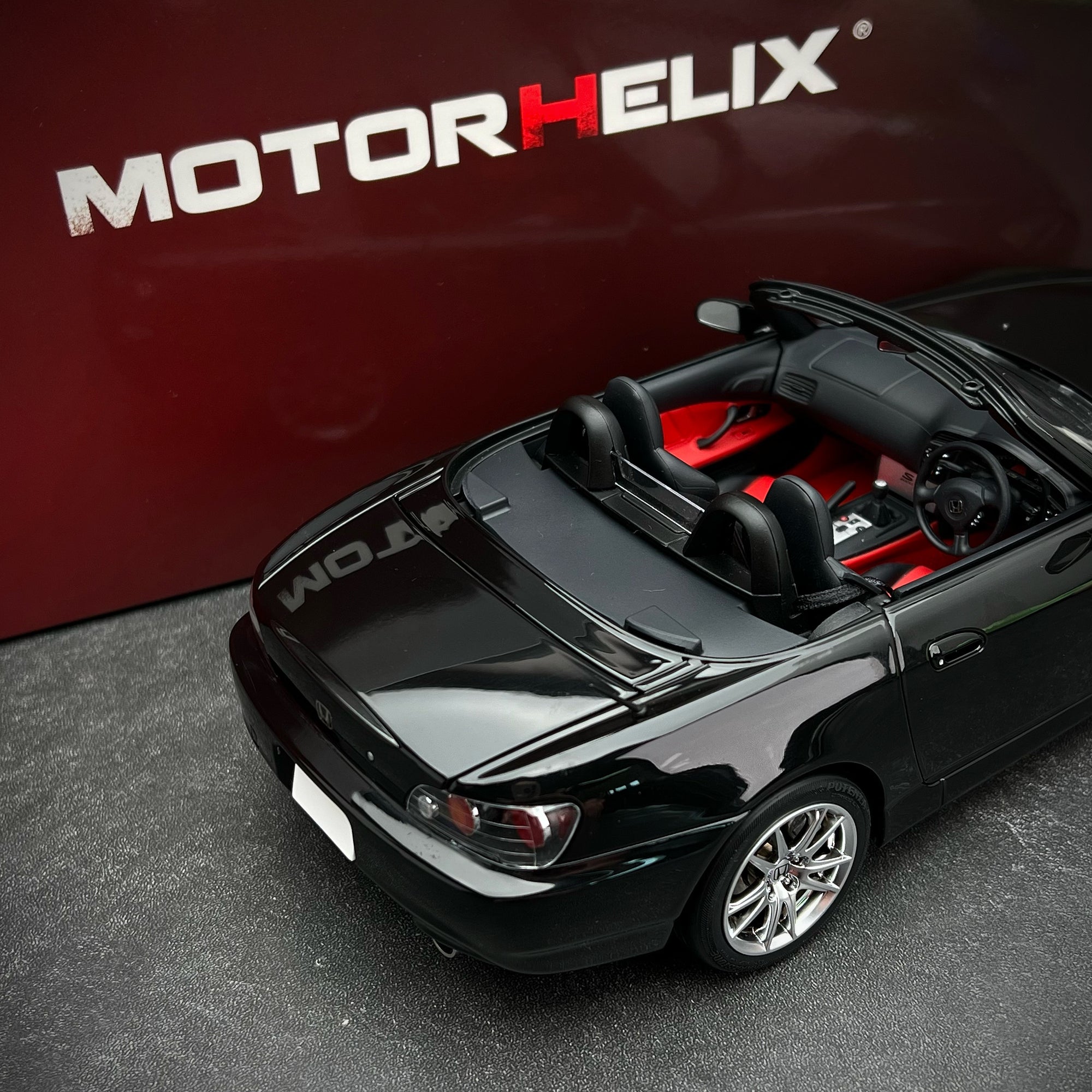 Siyah Renk Honda S2000 ve Motor Blok. 1/18 Model Araç