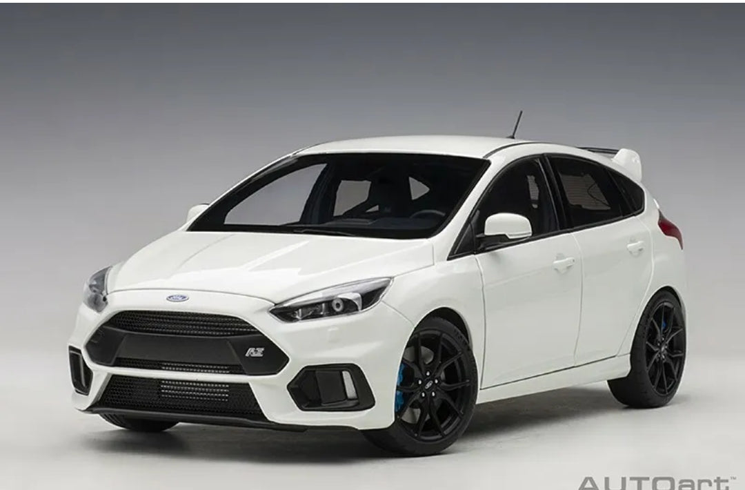 Ford Focus 1/18 Ölçekli Model Araç Beyaz Renk