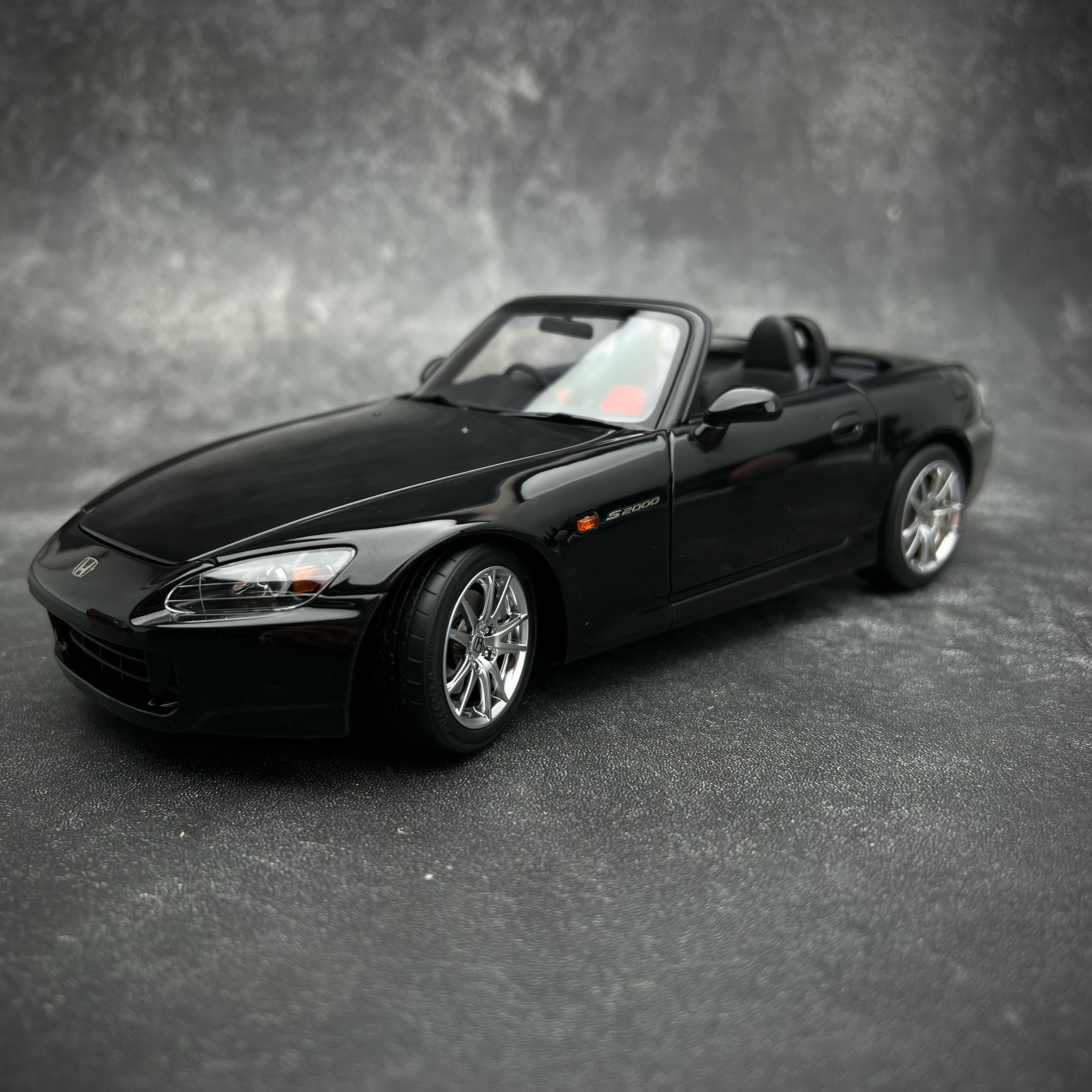 Siyah Renk Honda S2000 ve Motor Blok. 1/18 Model Araç