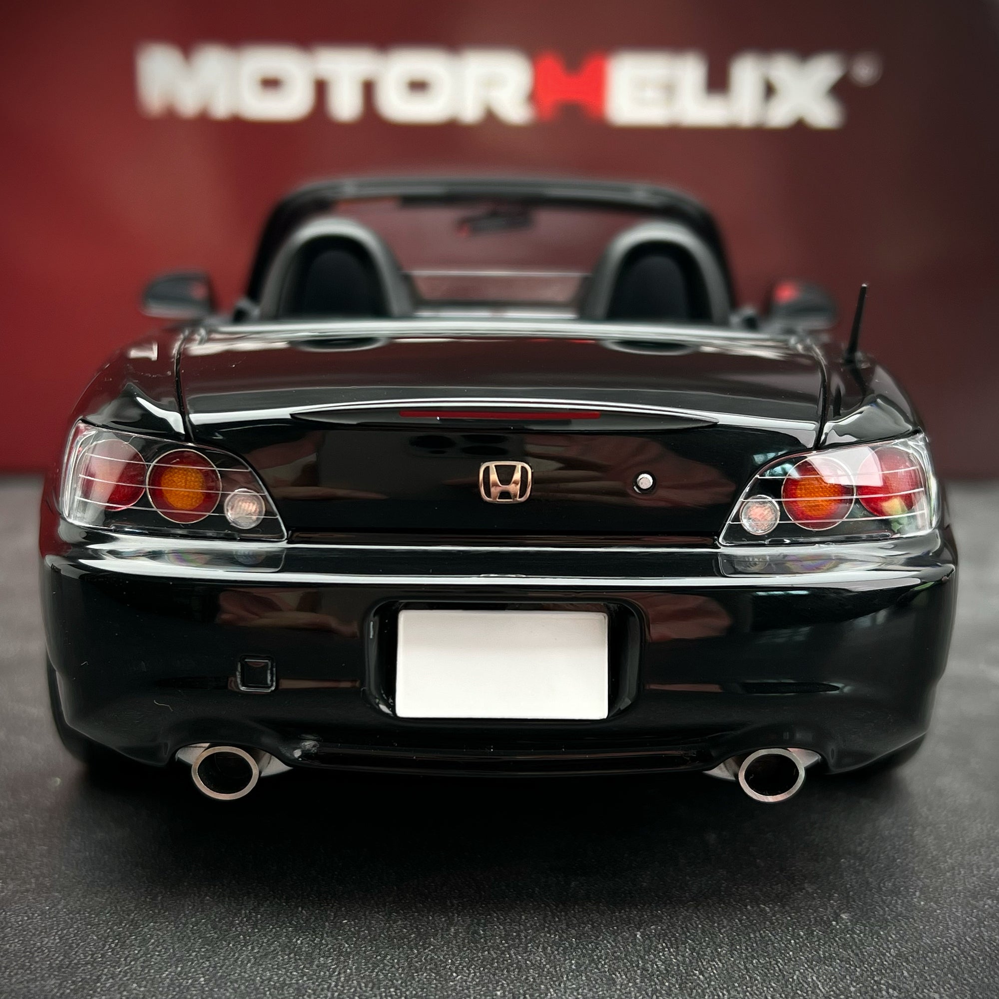Siyah Renk Honda S2000 ve Motor Blok. 1/18 Model Araç