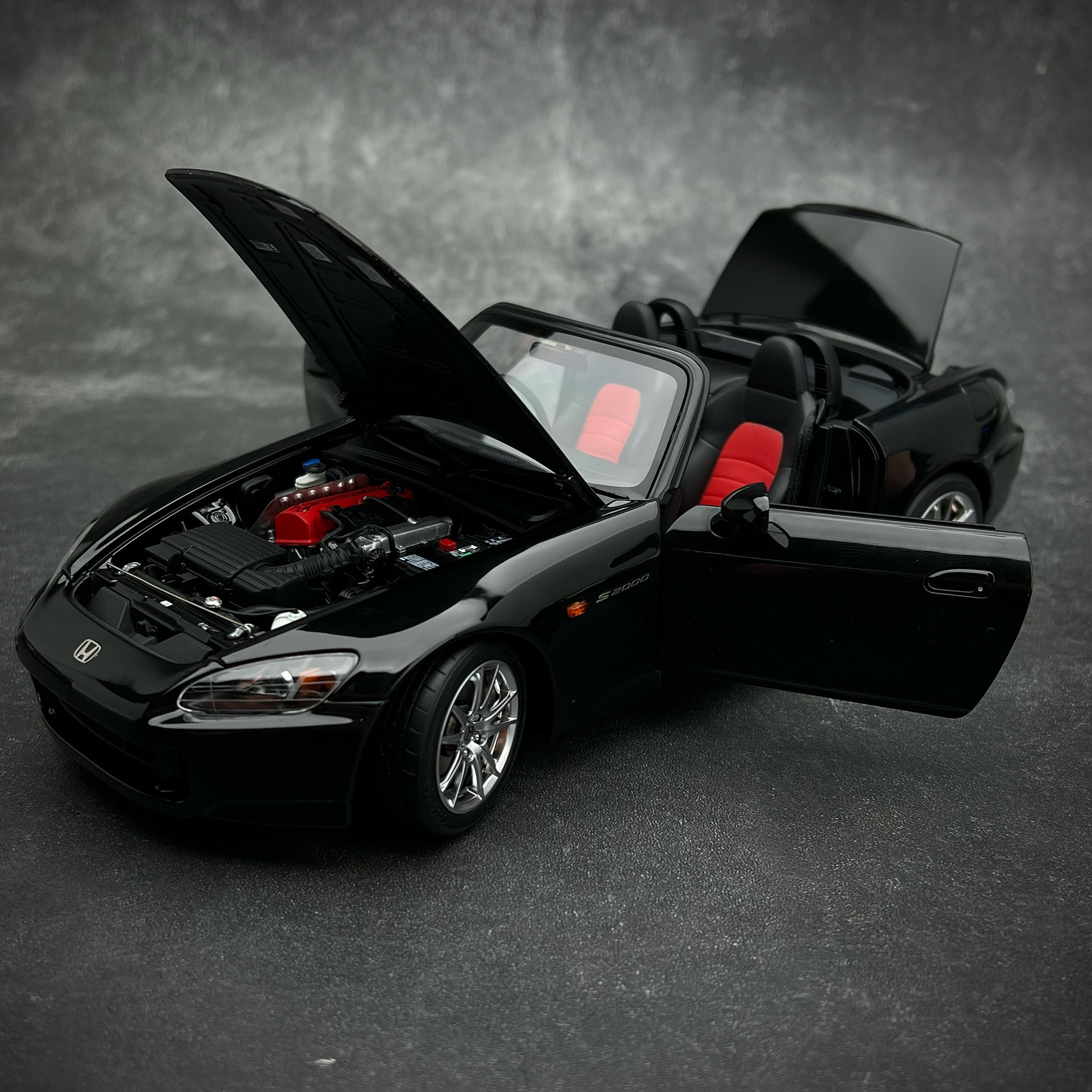 Siyah Renk Honda S2000 ve Motor Blok. 1/18 Model Araç