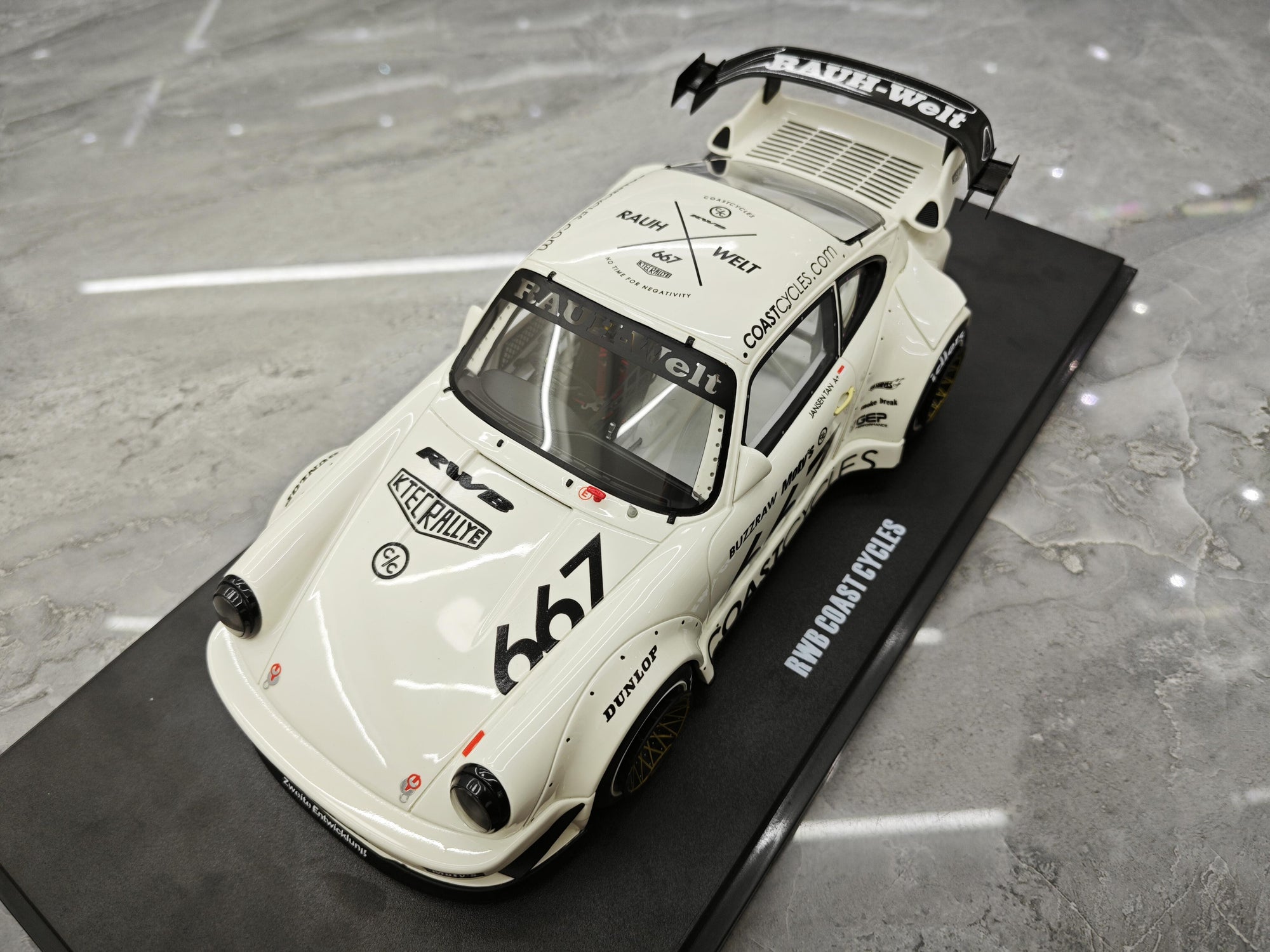 Porsche 911 -1/18 Ölçekli Beyaz Renk Model Araç