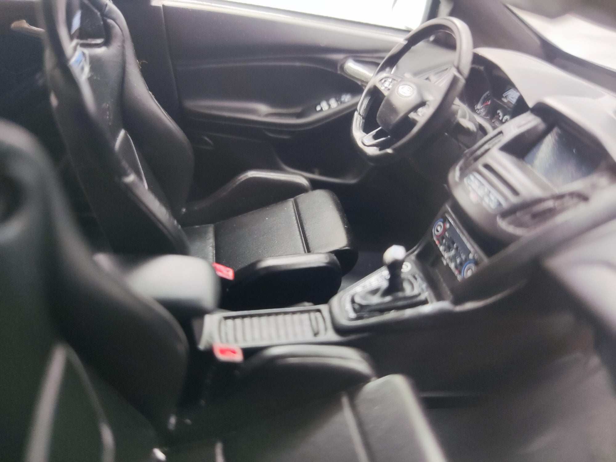 Siyah Renk Ford Focus 1/18 Ölçekli Model Araç