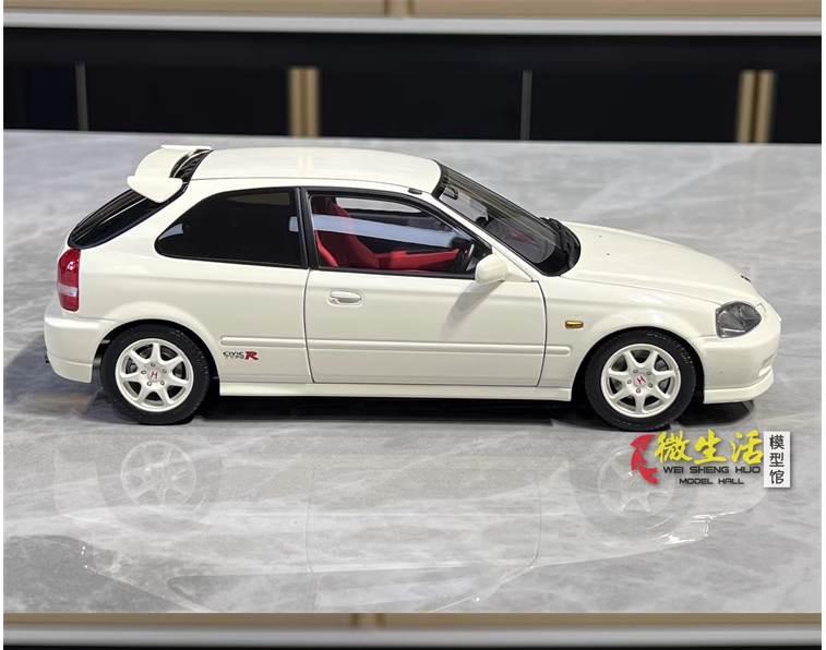 1/18 Ölçekli Beyaz Renkli Honda Civic ve Motor