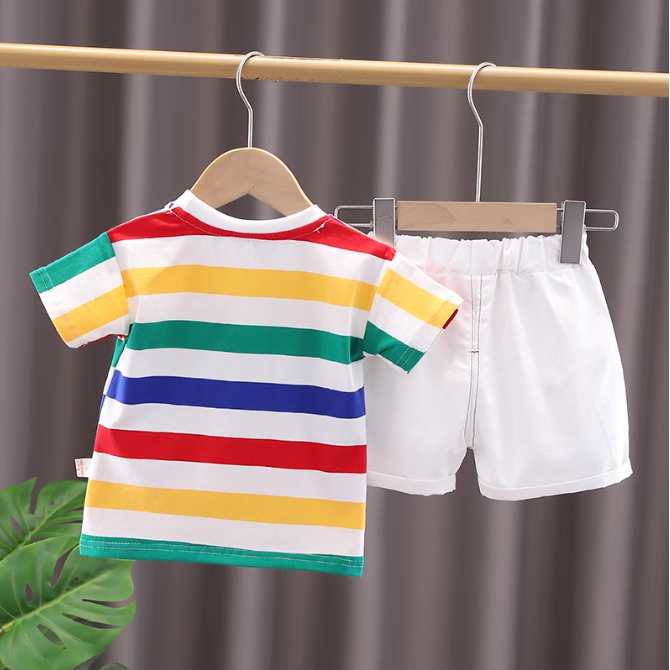 Beyaz Şortlu Renkli Dino Takım – Çanta Hediyeli (1-5 Yaş)