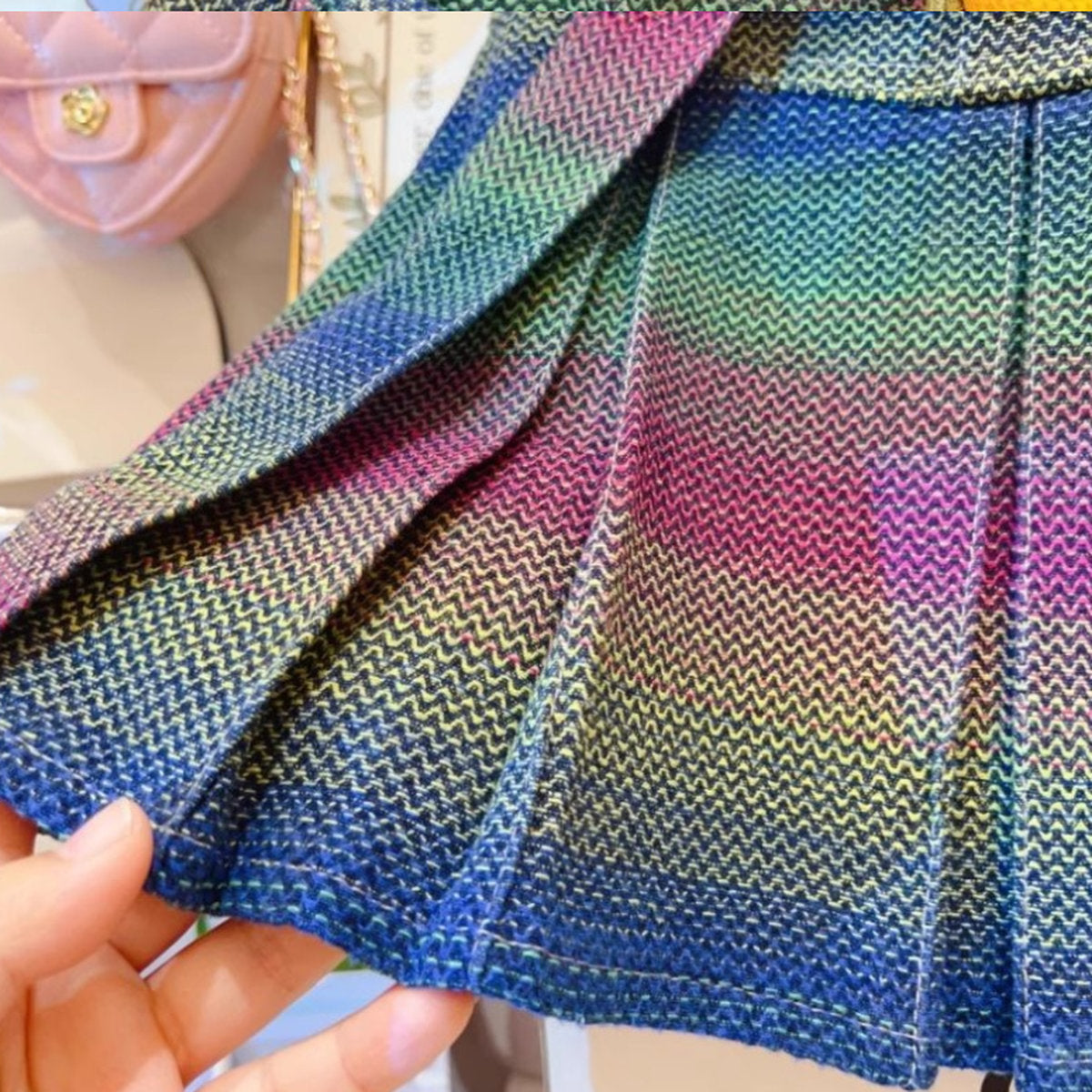 Rainbow Denim Elbise – Renkli Kuşaklı, Çiçek Detaylı (2-8 Yaş)