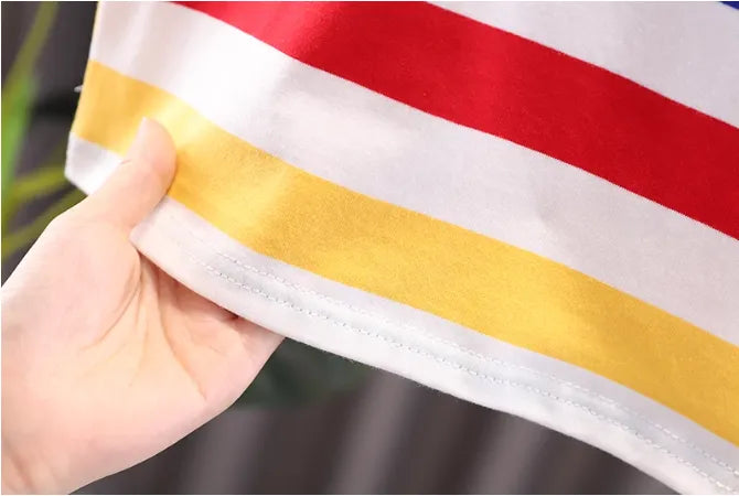 Beyaz Şortlu Renkli Dino Takım – Çanta Hediyeli (1-5 Yaş)