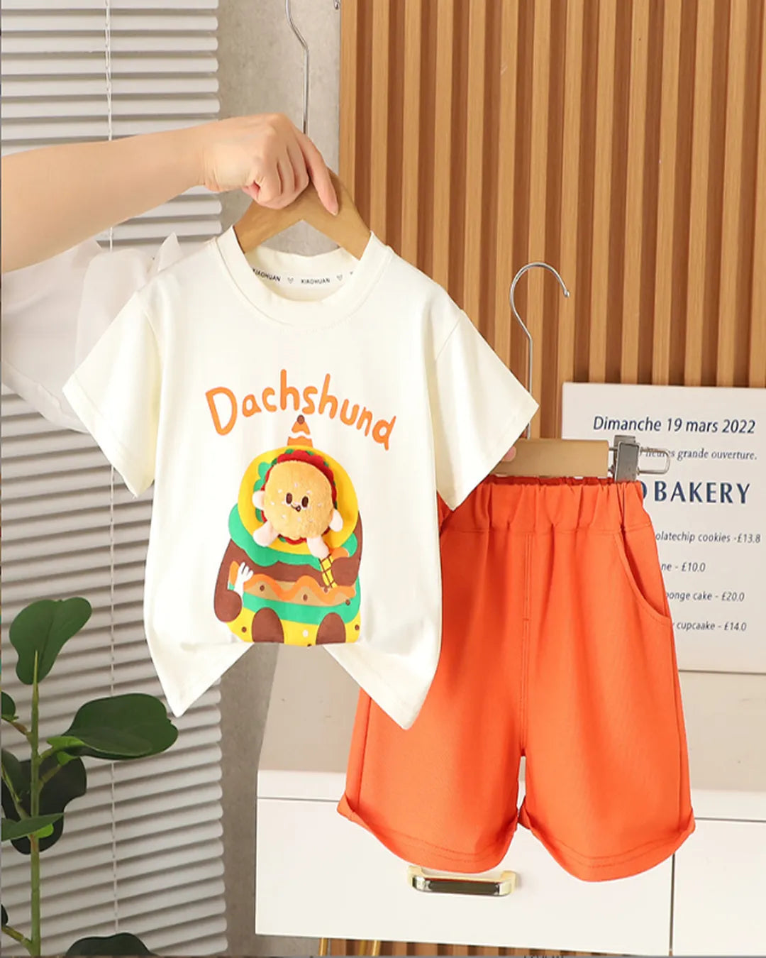 1-5 Yaş Dachshund Aplikeli Tişört ve Turuncu Şort 2’li Yazlık Takım (Unisex)