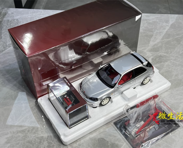 1/18 Ölçekli Gri Renk Honda Civic Typer ve Motor