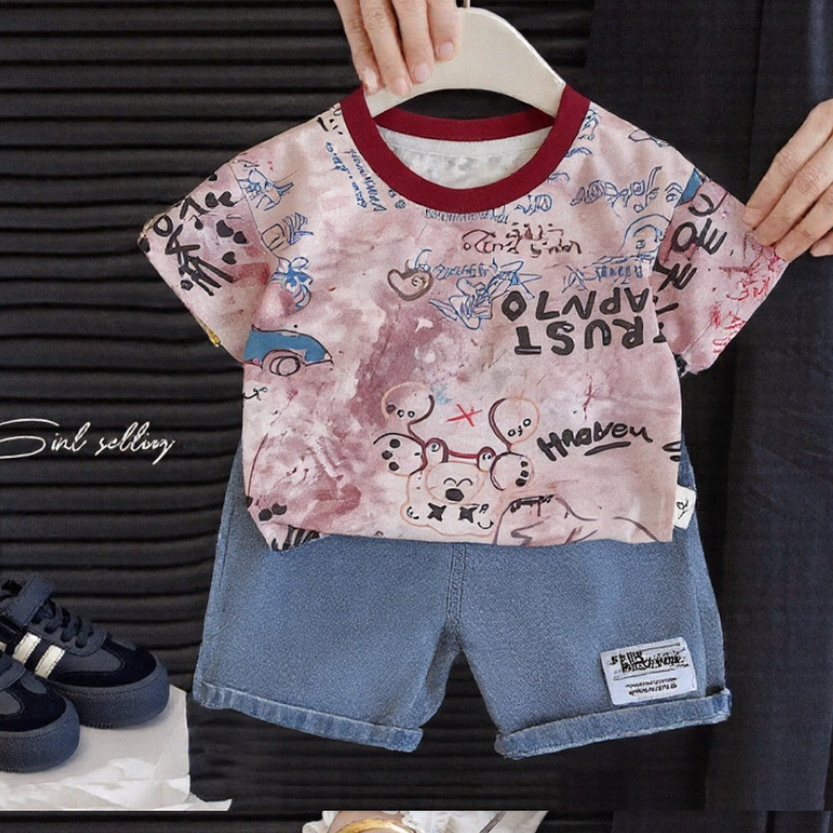 Grafiti Baskılı Pembe Tişört ve Denim Şort İkili Erkek Çocuk Takımı