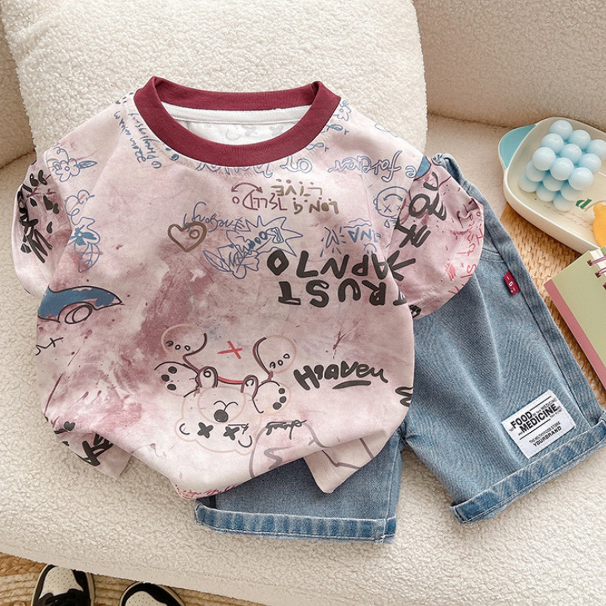 Grafiti Baskılı Pembe Tişört ve Denim Şort İkili Erkek Çocuk Takımı