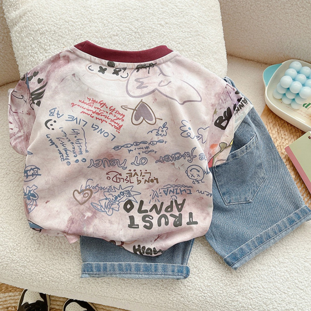 Grafiti Baskılı Pembe Tişört ve Denim Şort İkili Erkek Çocuk Takımı