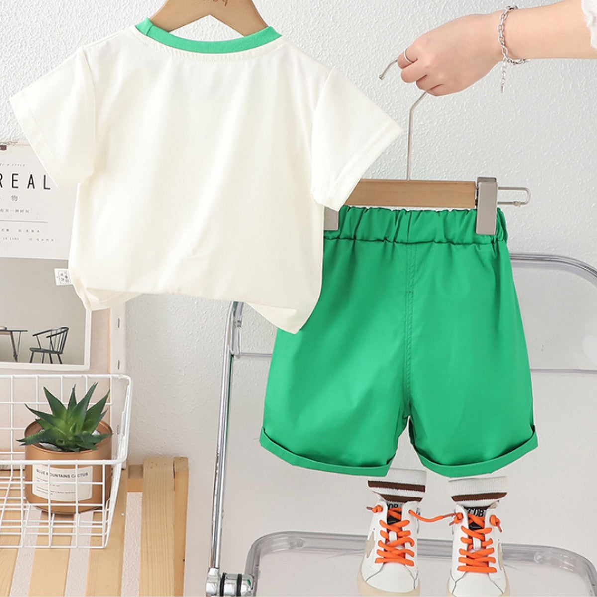 1-5 Yaş Yeşil Elma Baskılı Kısa Kollu Erkek Çocuk Takımı – Yazlık Şortlu