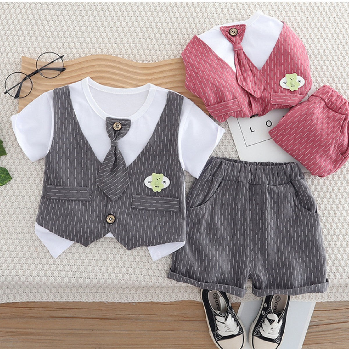 1-5 Yaş Gri Kravatlı Yelekli Şort Takımı