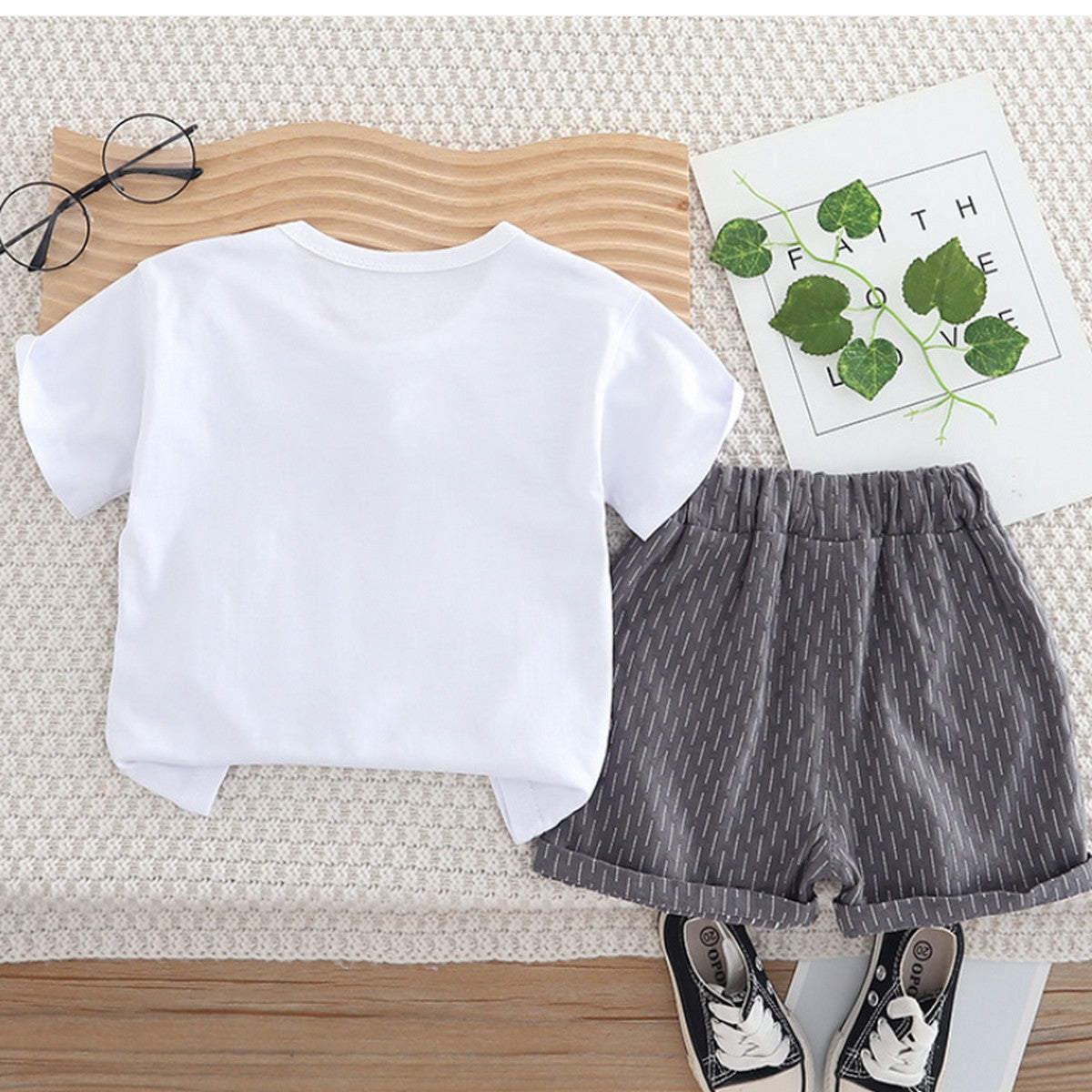 1-5 Yaş Gri Kravatlı Yelekli Şort Takımı