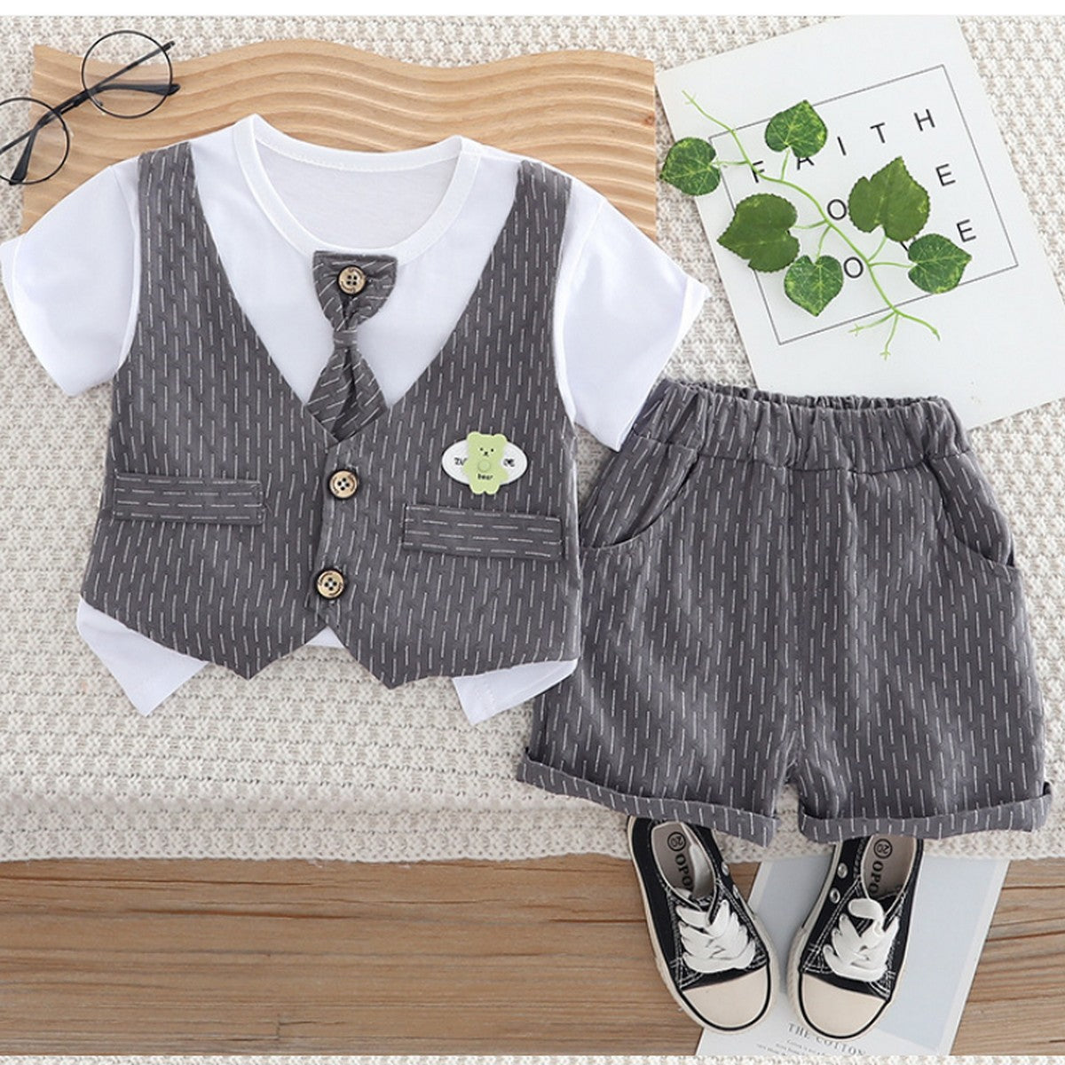1-5 Yaş Gri Kravatlı Yelekli Şort Takımı