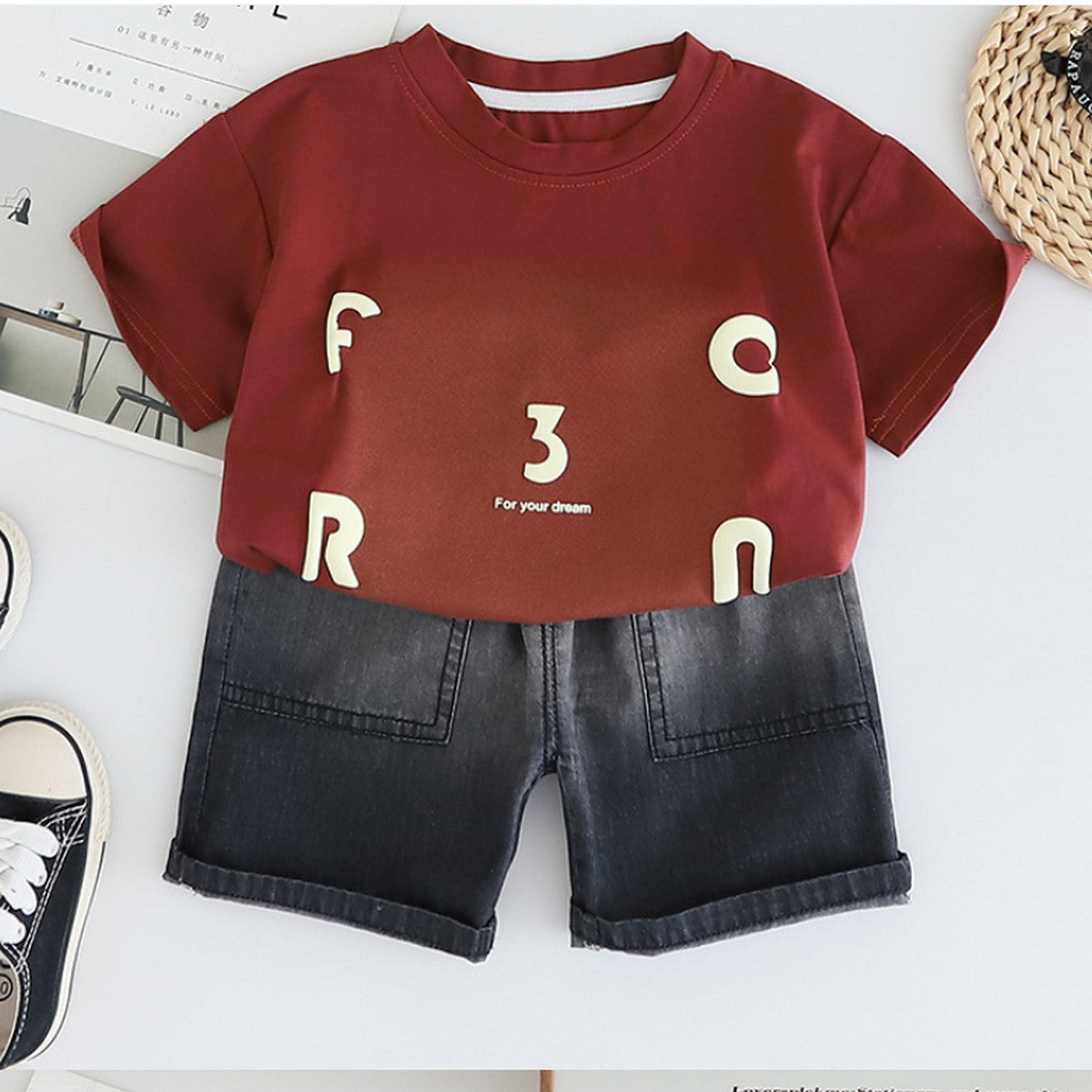 1-5 Yaş Erkek Çocuk Bordo Baskılı Tişört Siyah Şortlu Takım