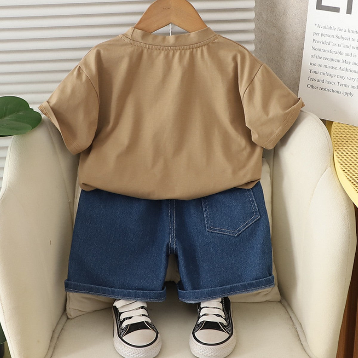 İş Makinesi ve Dinozor Desenli Erkek Çocuk Takımı – 1-5 Yaş Yazlık Denim Şortlu