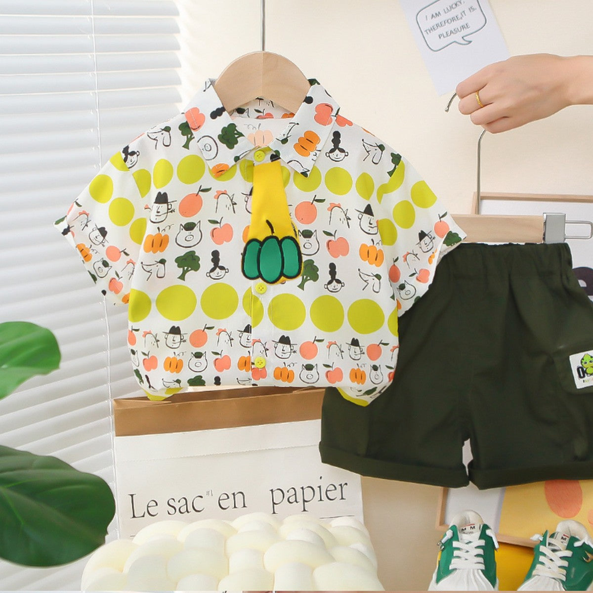 1-5 Yaş Renkli Kravatlı Meyve Desenli Erkek Çocuk Takımı