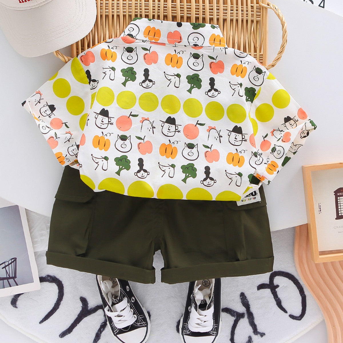 1-5 Yaş Renkli Kravatlı Meyve Desenli Erkek Çocuk Takımı