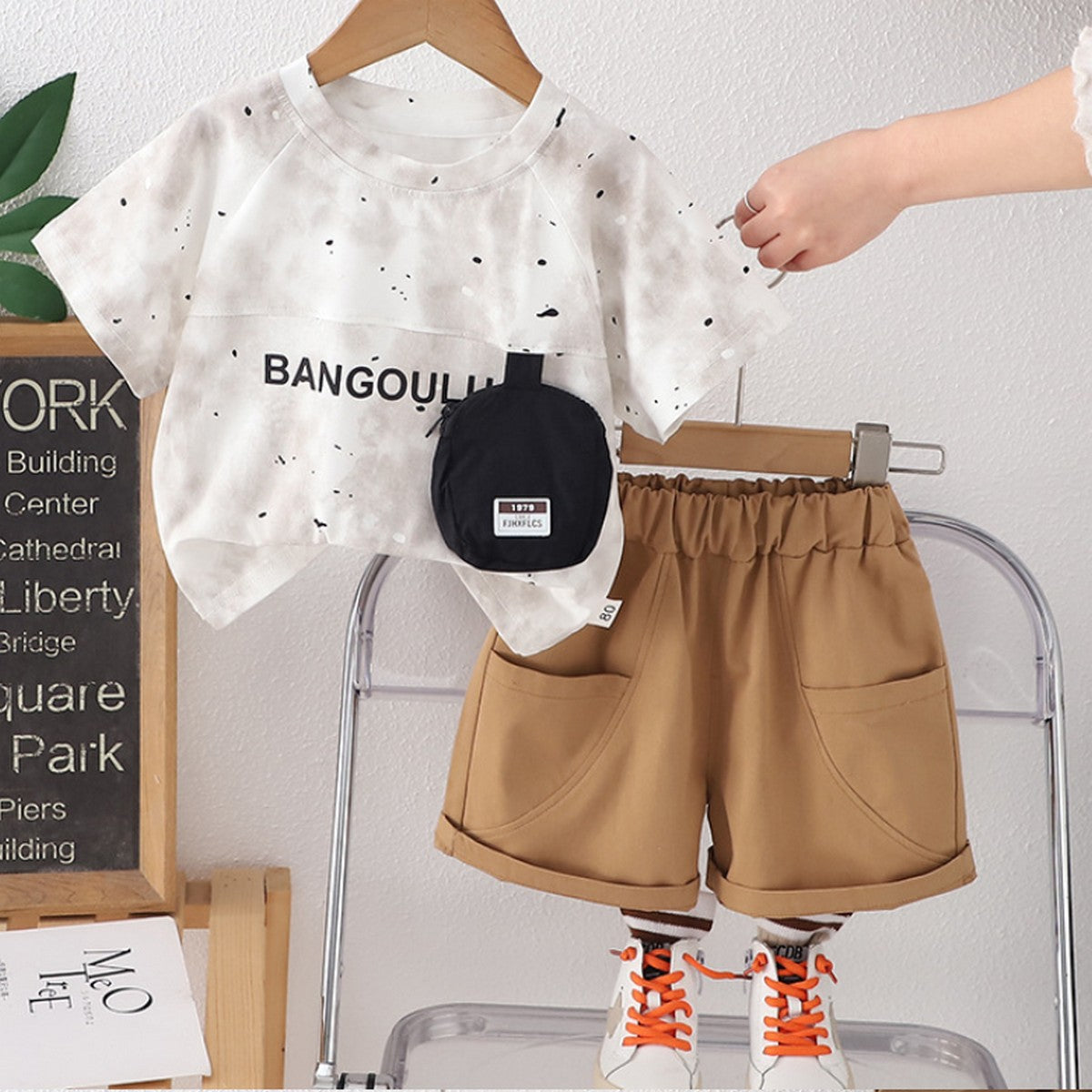 1-5 Yaş Cep Çantalı Tişört ve Karamel Şort Takımı