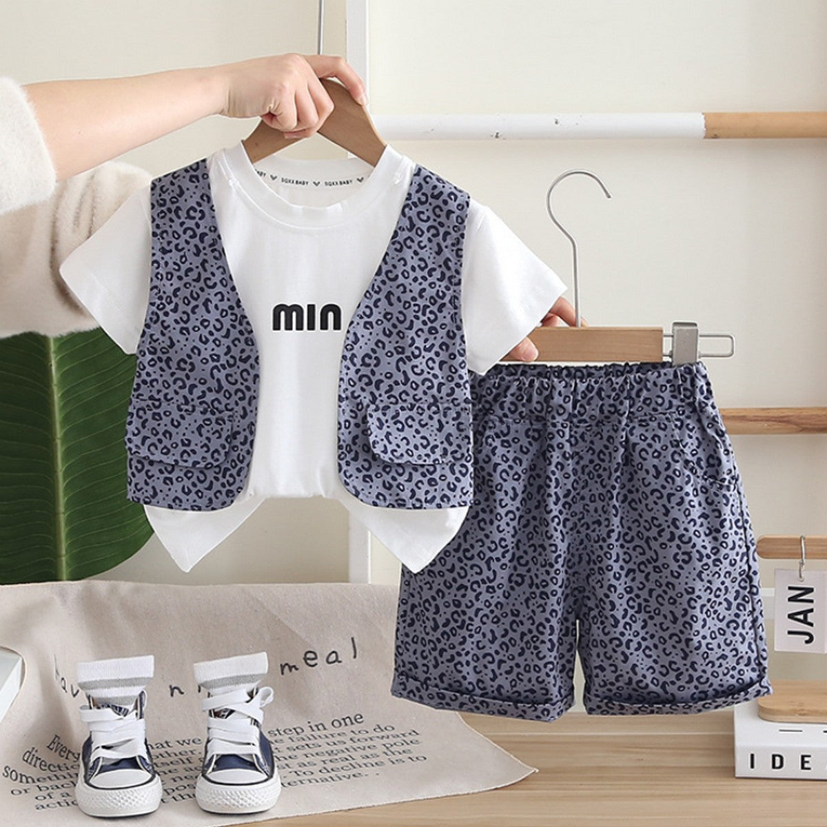 1-5 Yaş Leopar Desenli Yelekli Erkek Çocuk Takımı – Yazlık Şortlu Kombin
