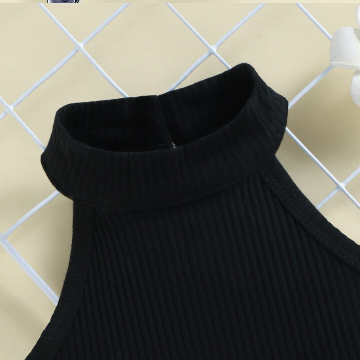 1-7 Yaş Kız Çocuk Siyah Atlet ve Haki Şort Takımı | Bel Çantalı Yaz Kombini