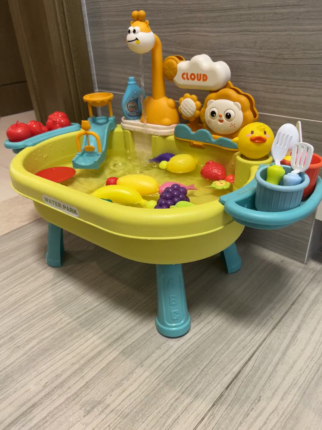 Çocuklar İçin Su Oyun Masası ve Mutfak Seti – Aksesuar Dahil